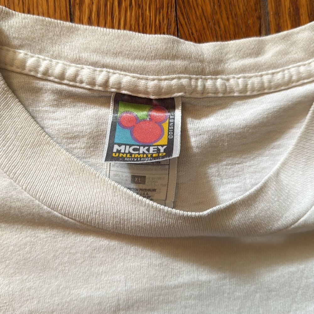 90’s Disney Single Stitch Vintage T-Shirt - Picture 3 of 7